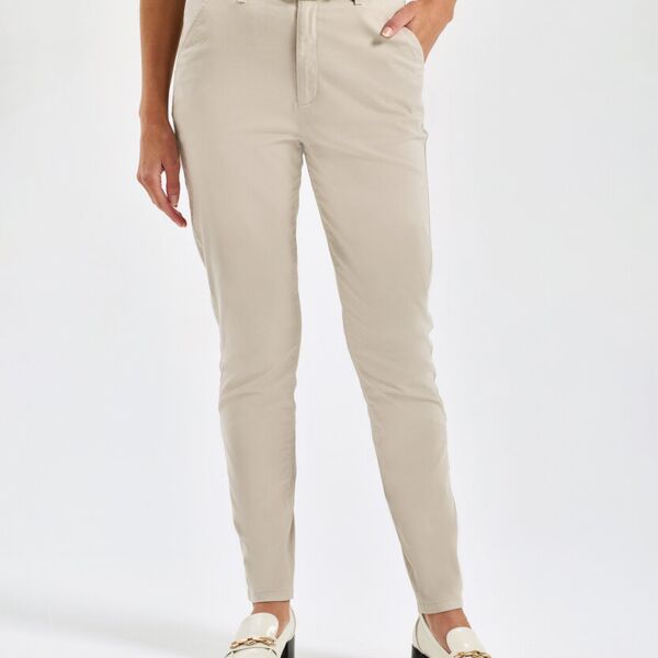 Women’s lightweight chinos Thumbnail